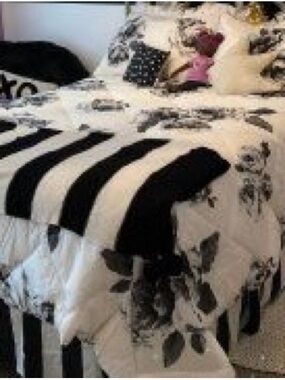 Pottery Barn Teen Emily & Merritt PB Floral Comforter & 3 Sheet Sets Full